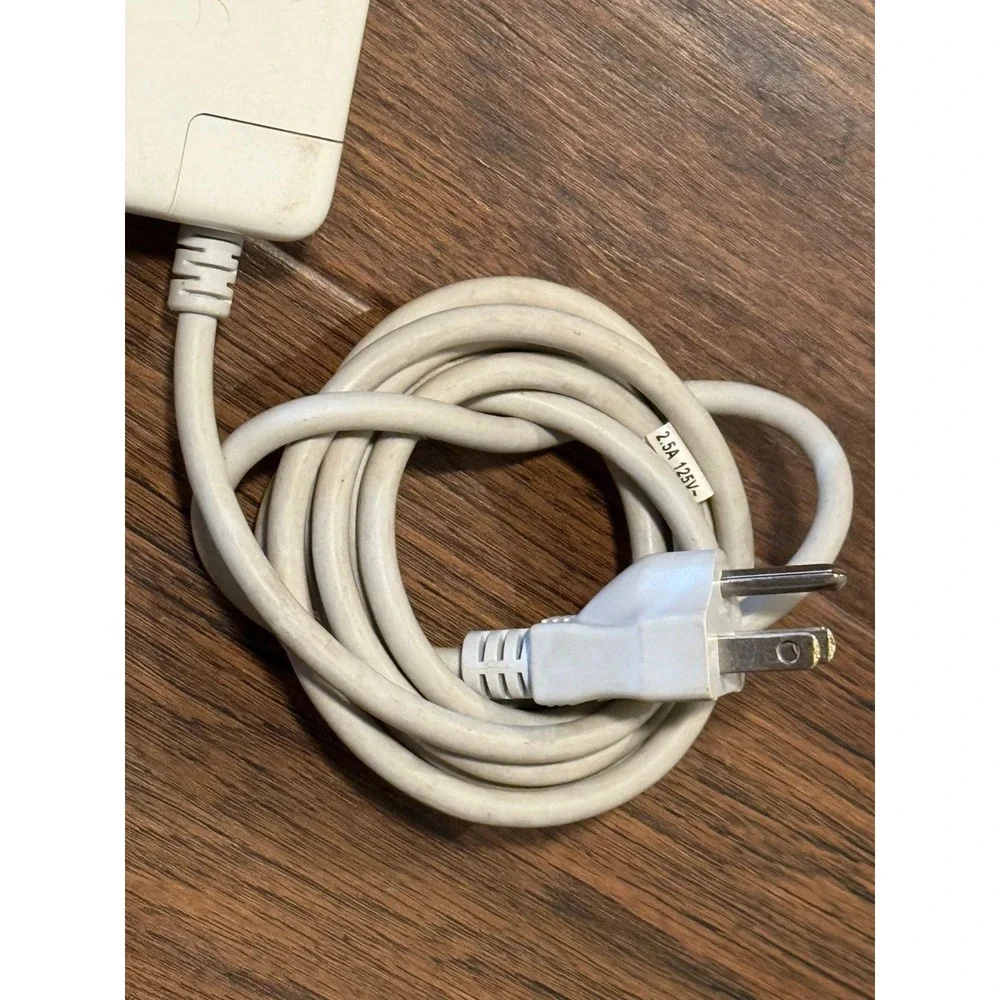 Apple 60W MagSafe Power Adapter A1344 MacBook Pro 13 Charger White with AC Cord